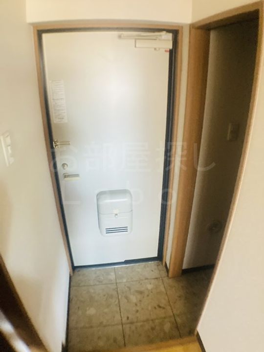 神奈川県南足柄市怒田(マンション)の賃貸物件の玄関