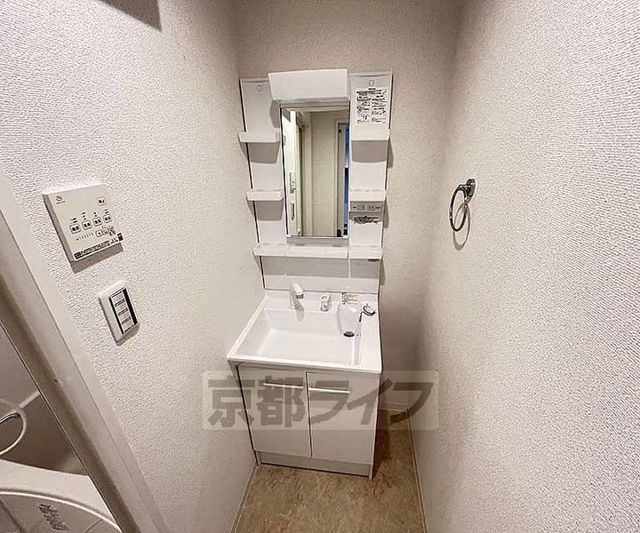 天進ビルの内装