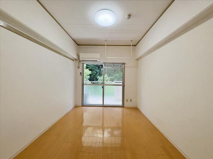 サンシャイン緑町IIの居間