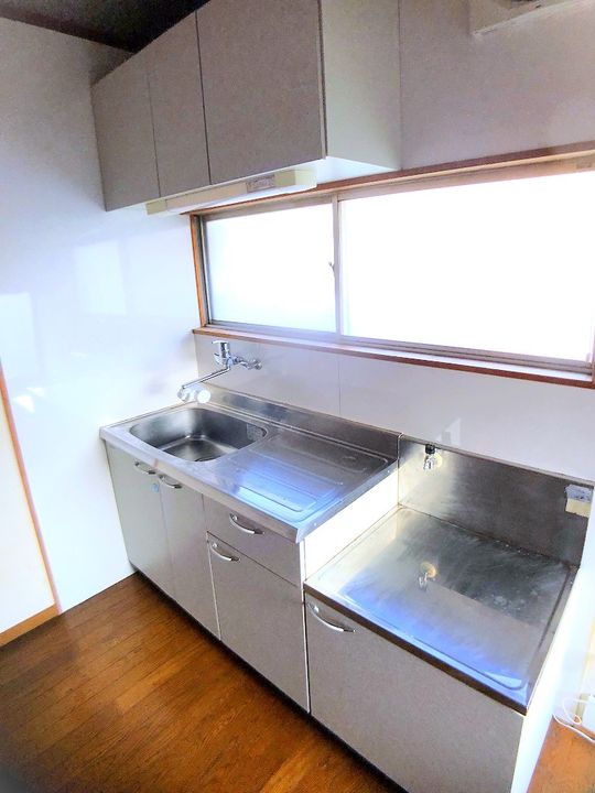 愛媛県新居浜市庄内町4(一戸建)の賃貸物件のキッチン