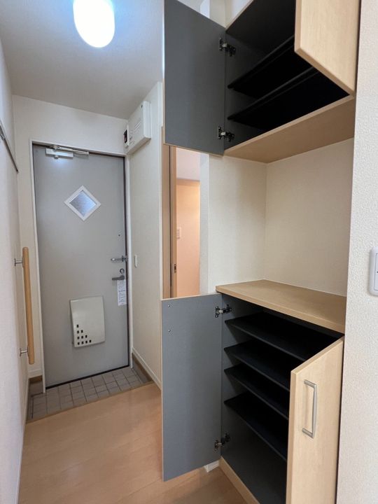 山形県山形市小白川町4(アパート)の賃貸物件の玄関