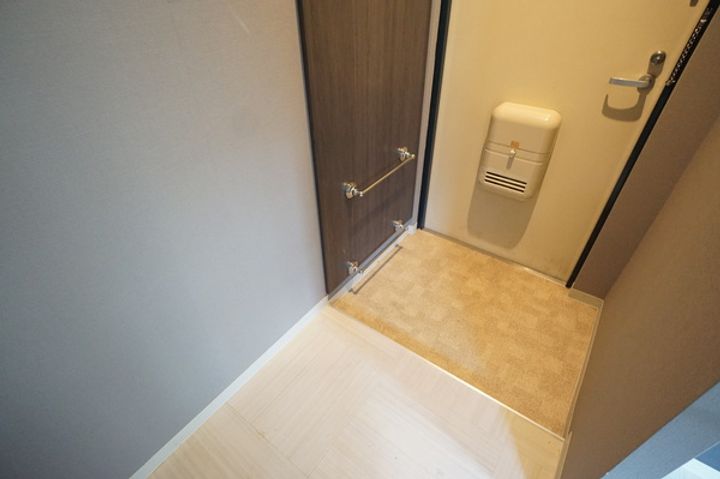 エクセレンス月が丘の玄関