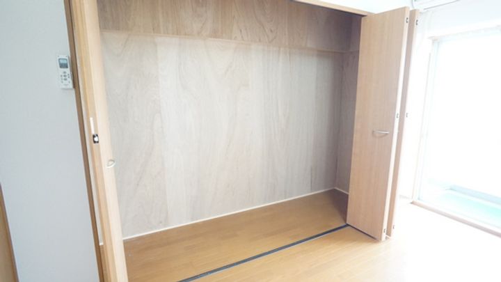 ファーストビルの内装