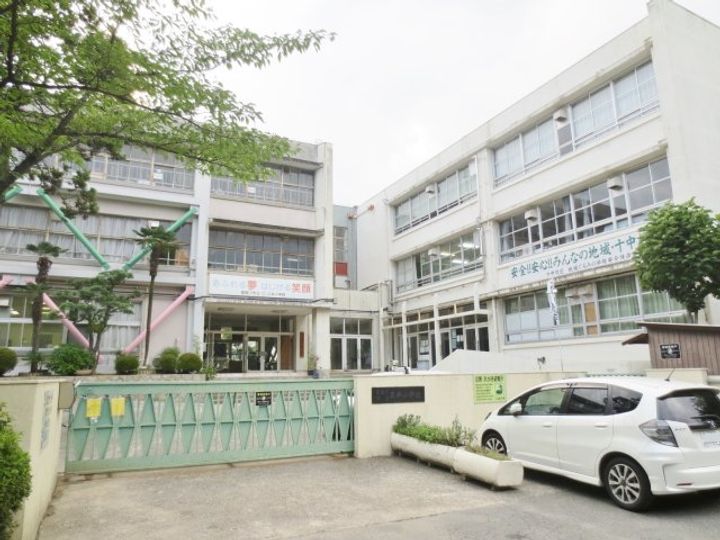 香里三井団地A6棟の周辺