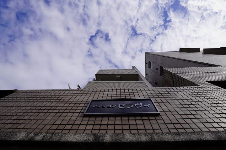 マンションセラヴィーの外観