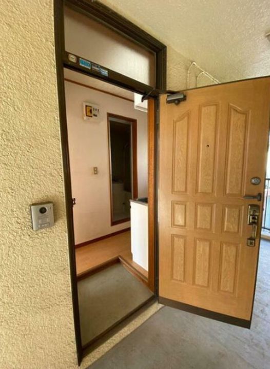 神奈川県座間市相模が丘2(アパート)の賃貸物件の玄関