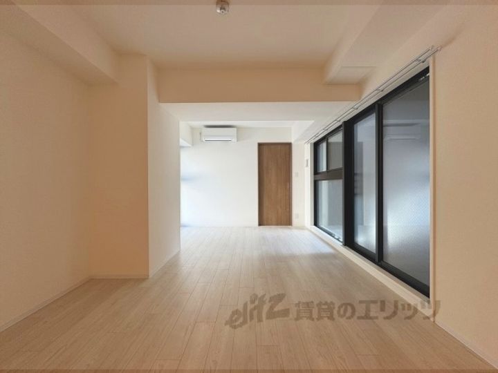 ヴィラ御所南の居間