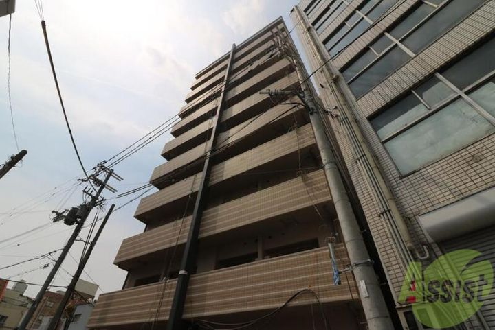 ワコーレヴィータ湊川公園の外観