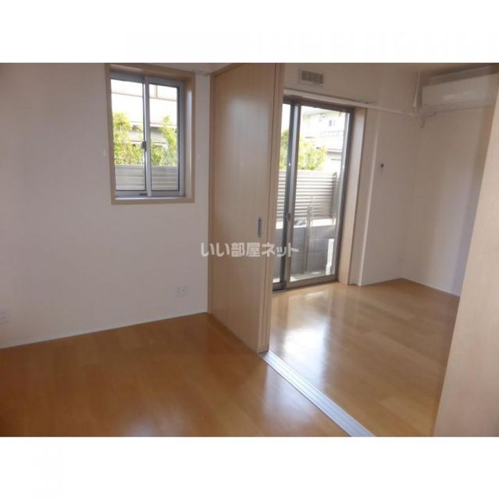 シャルールの居間