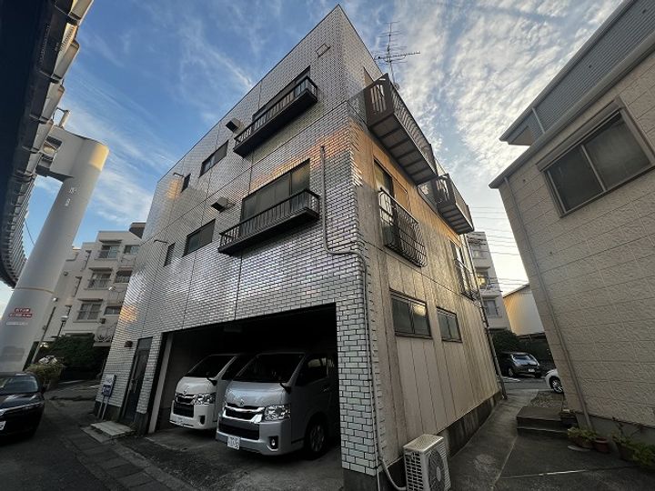 パールビルの外観