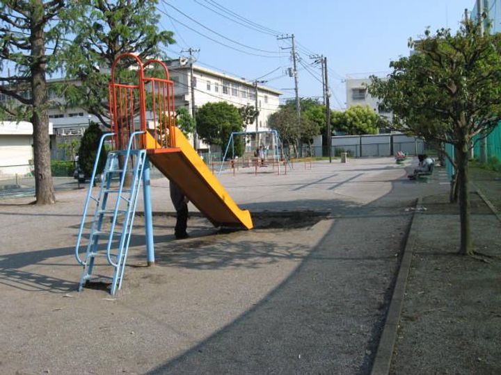 メビウステラスの周辺
