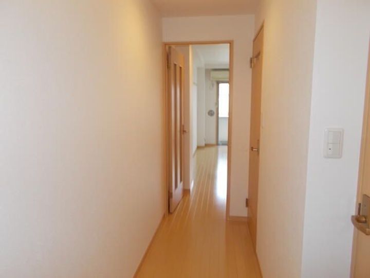 ヴィント田町の玄関