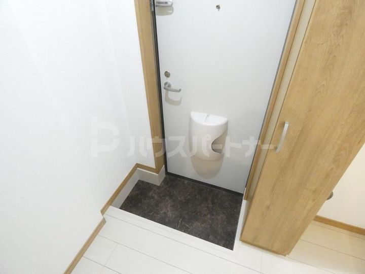 千葉県船橋市本町6(アパート)の賃貸物件の玄関