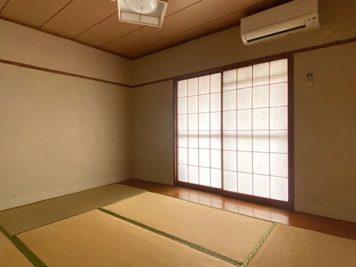 ロイヤルミナミの居間