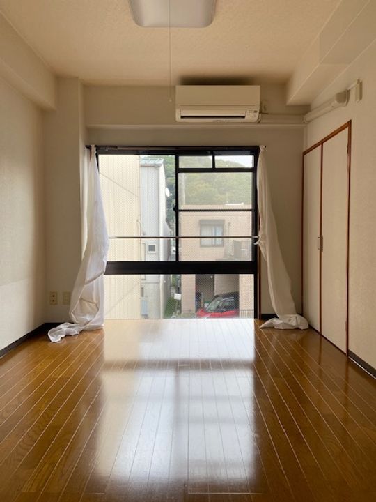 ロイヤルミナミの居間