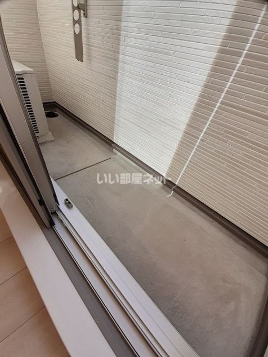 フラワー・西の内装