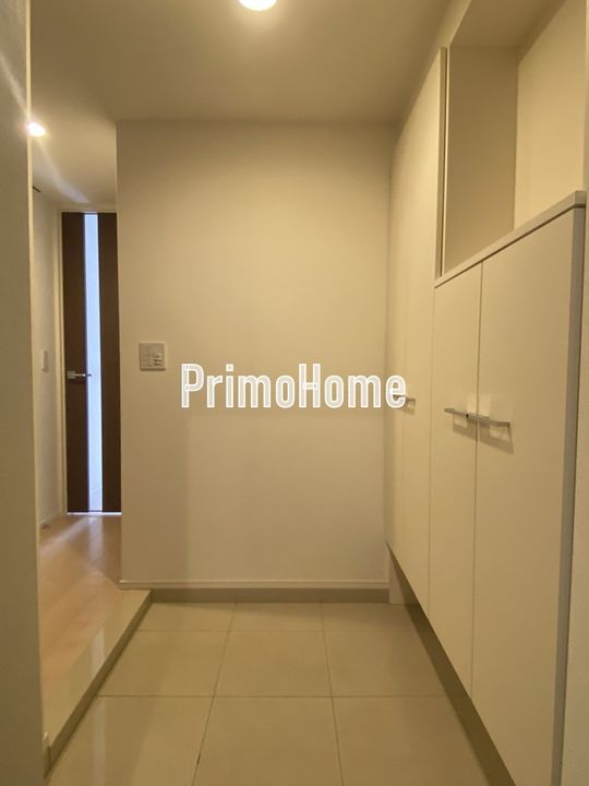 LUPINUS COURT【ルピナスコート】の玄関