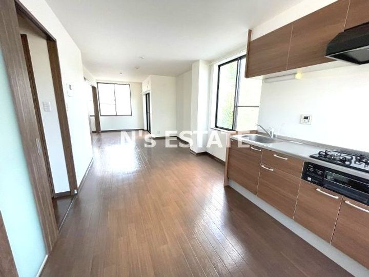 御崎本町ビルの居間