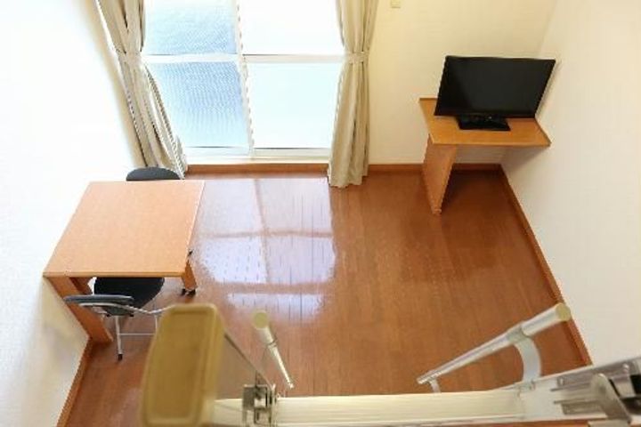 レオパレスストリームの居間