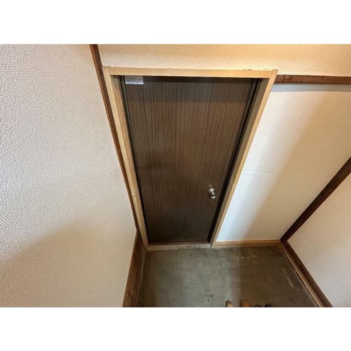 神奈川県藤沢市本町3(一戸建)の賃貸物件の玄関