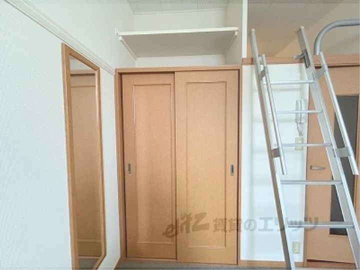 レオパレスAdvance富雄の内装