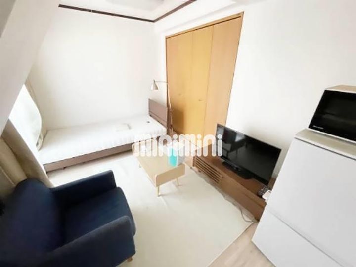 中屋ビルの居間