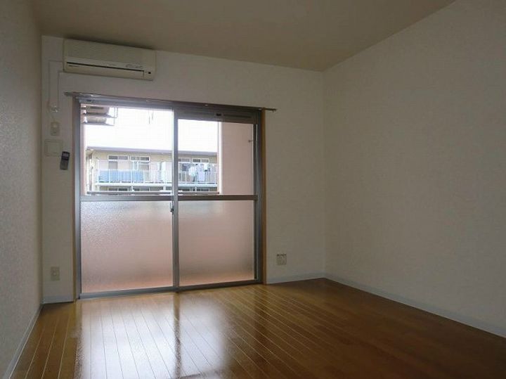 神奈川県藤沢市湘南台5(マンション)の賃貸物件の居間