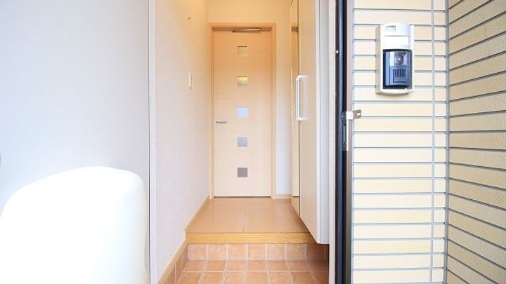 クレアーレ Aの玄関