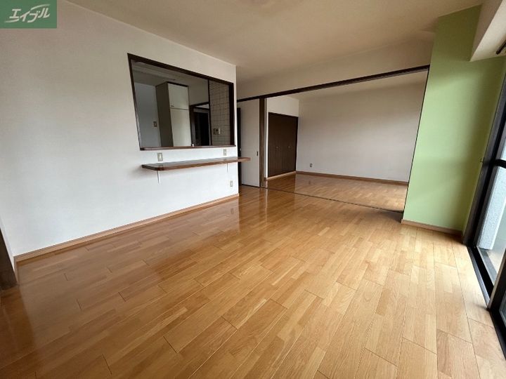 メゾンソフィアの居間