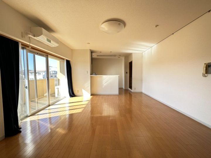 高知県高知市青柳町(マンション)の賃貸物件の居間