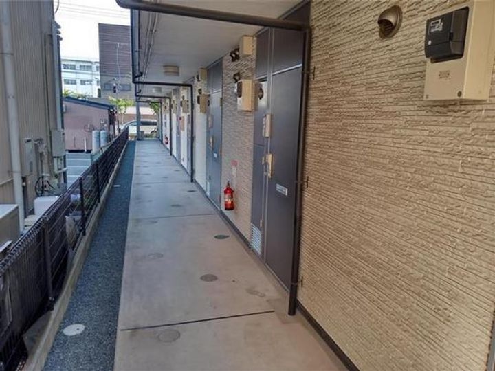 レオパレスセーグオリゾンの玄関