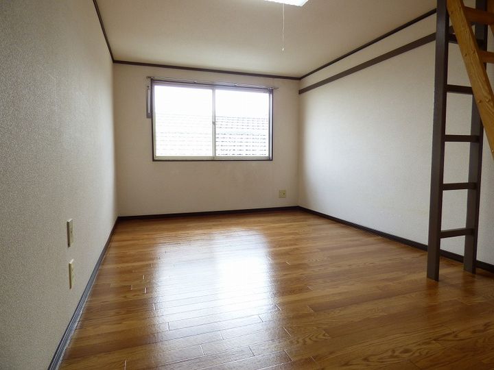 東京都府中市白糸台4(アパート)の賃貸物件の居間