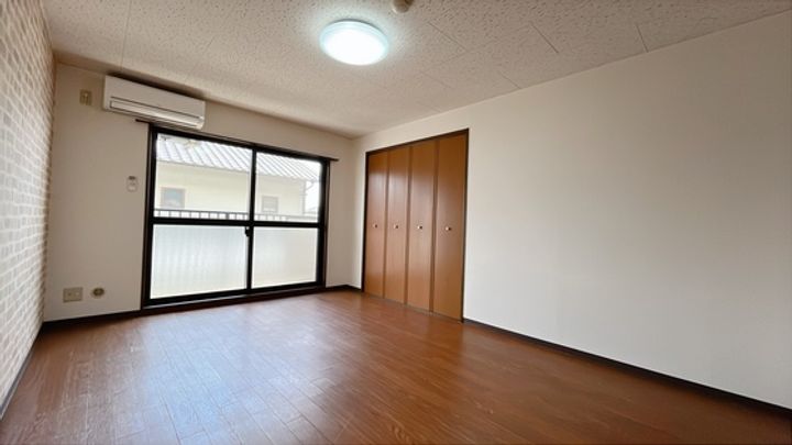 プレステージ高島の居間