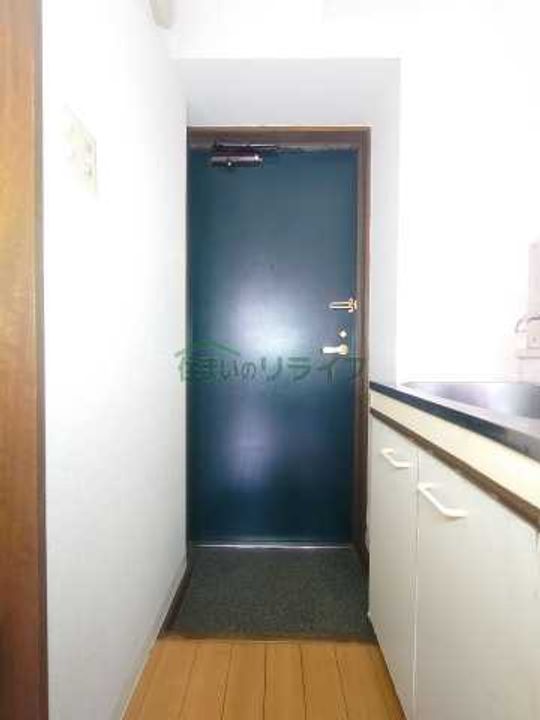 Mマンションの玄関