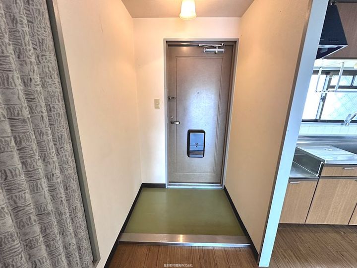 川崎マンション 弐番館の玄関