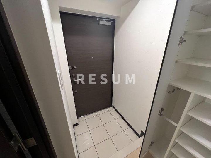 千葉県千葉市中央区市場町(マンション)の賃貸物件の玄関