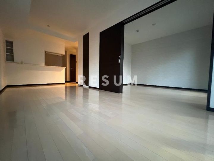 千葉県千葉市中央区市場町(マンション)の賃貸物件の居間