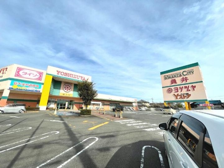 コラージュIIの周辺