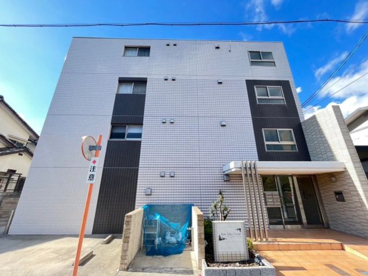 大阪府高槻市芝生町2(マンション)の賃貸物件の外観