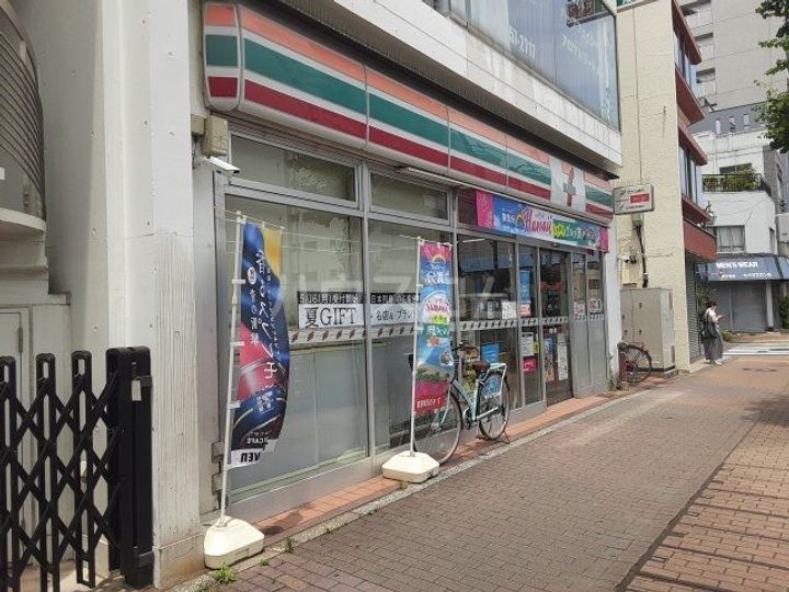 PASHAの周辺
