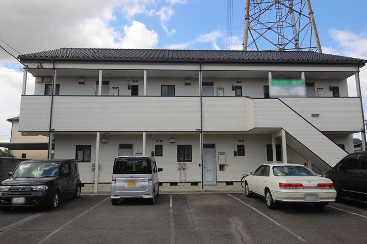 ハイツモアの外観