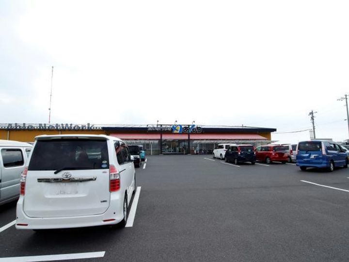 レアル・Mの周辺