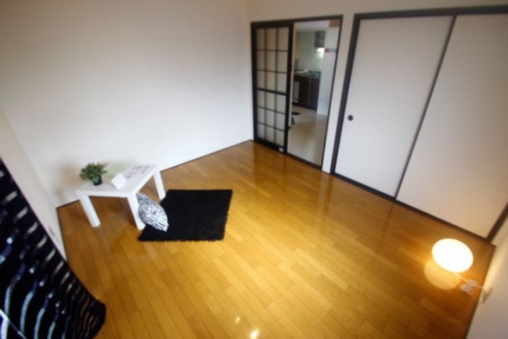 シャーロームあさひの居間