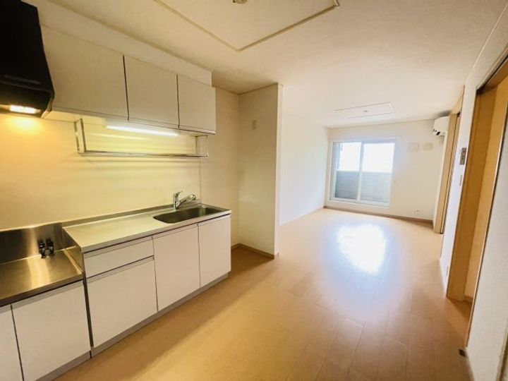 プラシードIの居間