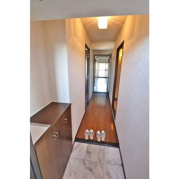 マーキュリーアットの玄関