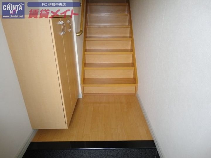メゾン・ソレイユの玄関