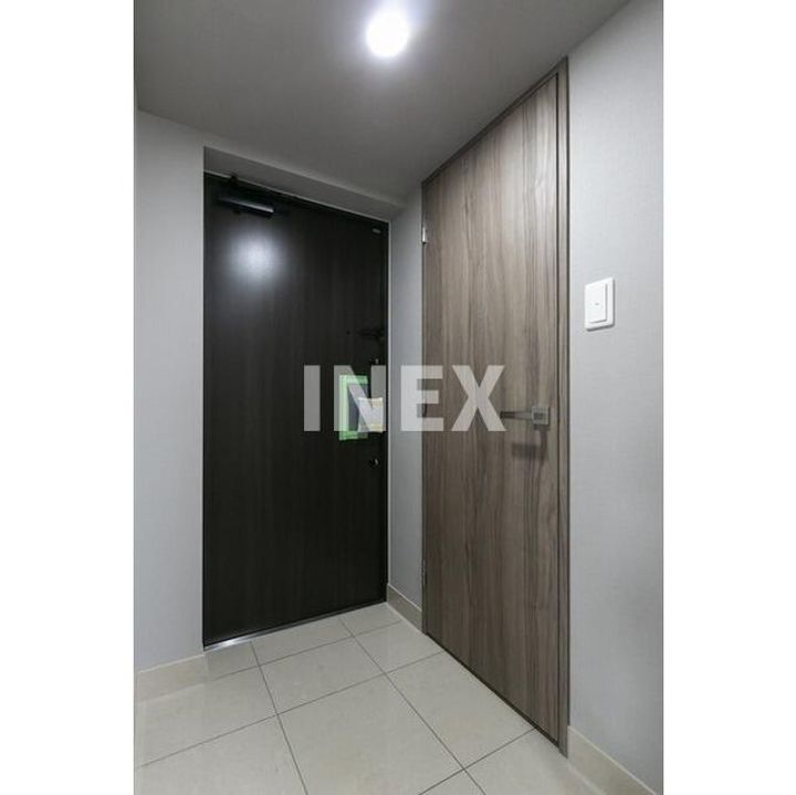 ディームス横濱青木町の玄関