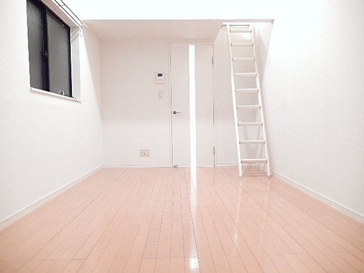 クロスイン高木の内装