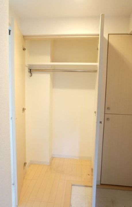 東京都中野区中央5(マンション)の賃貸物件の玄関