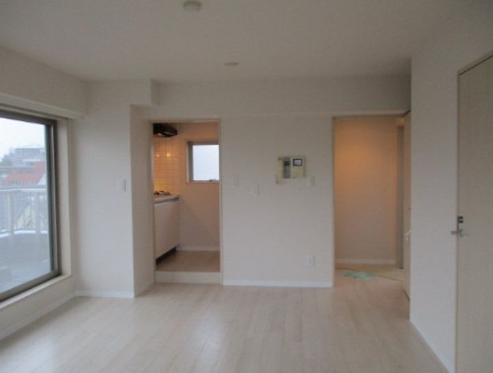 東京都中野区中央5(マンション)の賃貸物件の居間